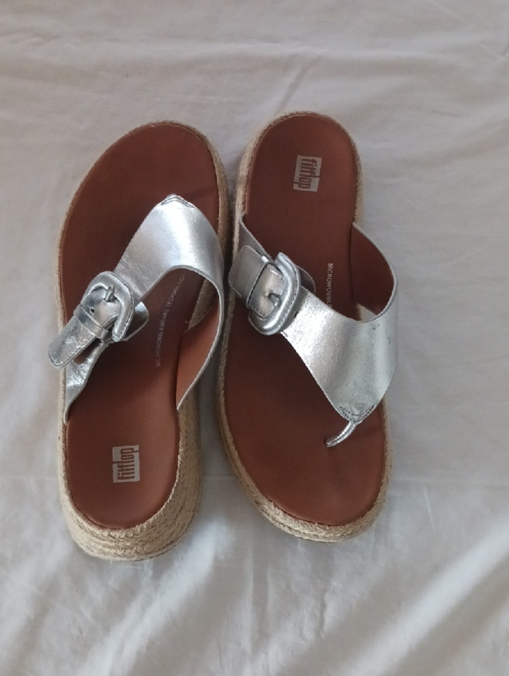 Fitflop Silver Metallic Wedge Thong Sandals with Buckle